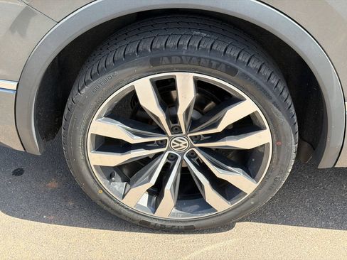Used 2019 Volkswagen Tiguan SEL Premium R-Line AWD/4WD image 17