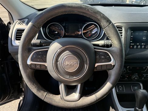 Used 2019 Jeep Compass Latitude image 14