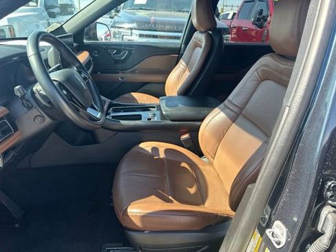 Used 2023 Lincoln Aviator Reserve RWD image 6