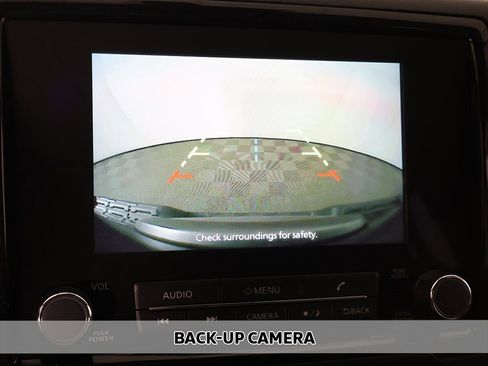 Used 2022 Nissan Frontier SV image 3