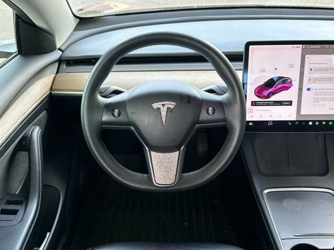 Used 2021 Tesla Model 3 Standard Range Plus image 13