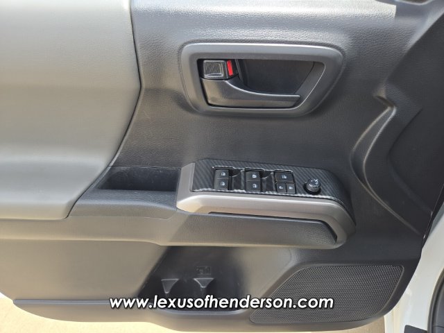 Used 2022 Toyota Tacoma SR5 AWD/4WD image 21