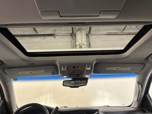 Used 2016 Cadillac Escalade Luxury image 34