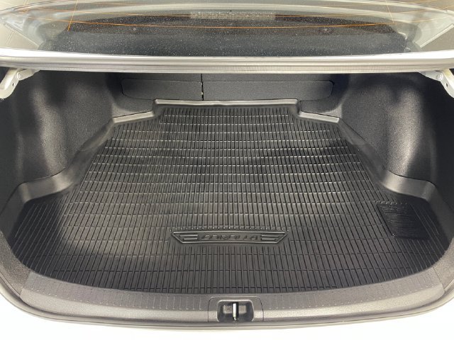 Used 2025 Toyota Corolla SE FWD image 16
