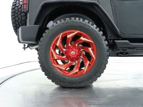 Used 2018 Jeep Wrangler Unlimited Sahara image 36