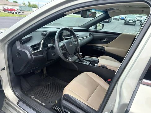Used 2019 Lexus ES 350 w/ Premium Package FWD image 10