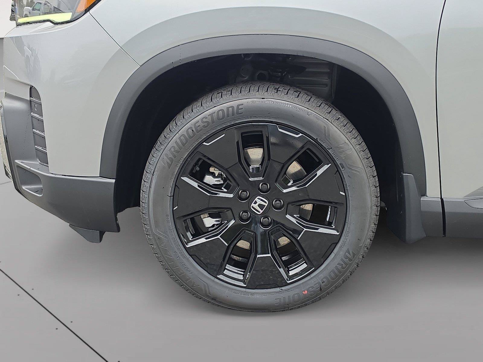 New 2026 Honda Pilot Black Edition image 9