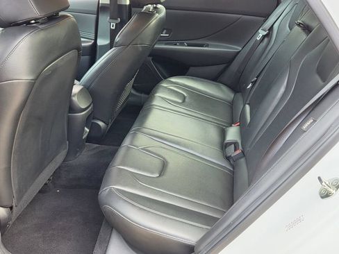 Used 2024 Hyundai Elantra Limited FWD image 13