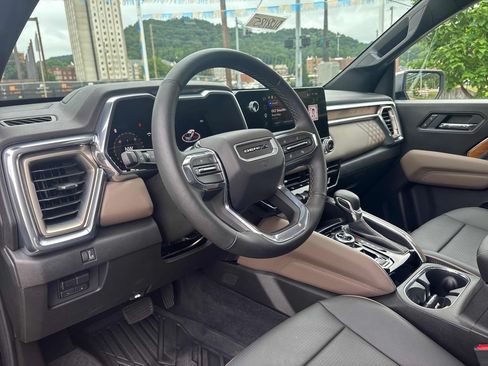 Used 2026 GMC Canyon Denali AWD/4WD image 13