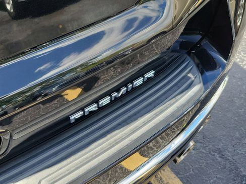 Used 2021 Chevrolet Suburban Premier RWD image 7