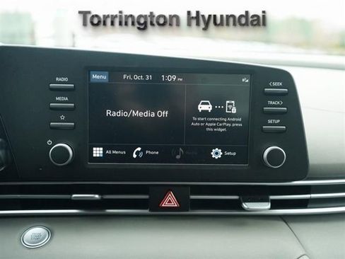 Used 2023 Hyundai Elantra SEL image 12