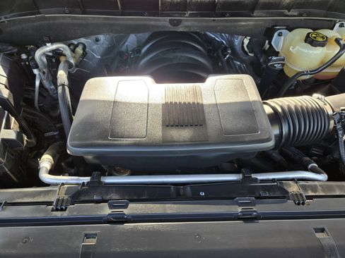 Used 2022 Chevrolet Tahoe RST w/ Luxury Package RWD image 32