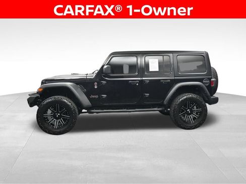 Used 2023 Jeep Wrangler Unlimited Rubicon w/ Cold Weather Group AWD/4WD image 2