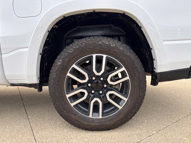Used 2025 RAM 1500 Big Horn AWD/4WD image 11