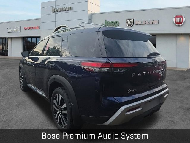 Used 2024 Nissan Pathfinder Platinum FWD image 4