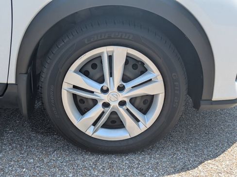 Used 2024 Nissan Kicks S FWD image 5