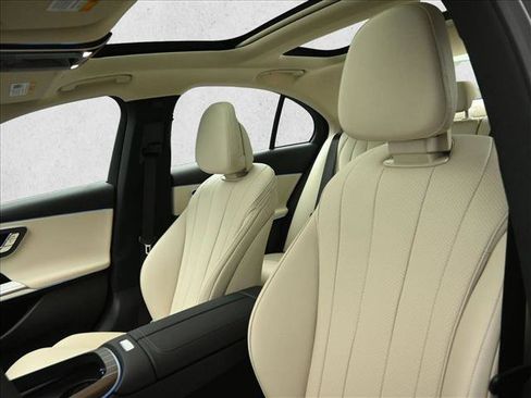 New 2026 Mercedes-Benz E 450 4MATIC Sedan image 9