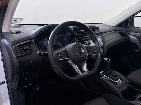 Used 2017 Nissan Rogue SV image 7