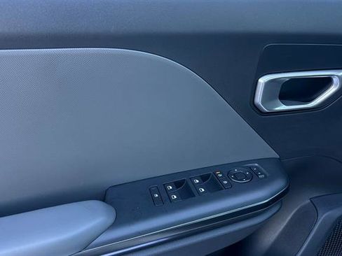 New 2025 Kia K4 LX image 11