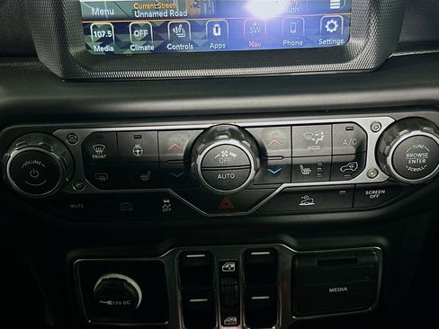 Used 2022 Jeep Wrangler Sahara w/ Cold Weather Group image 23