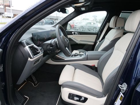 New 2026 BMW X7 xDrive40i w/ Executive Package image 18