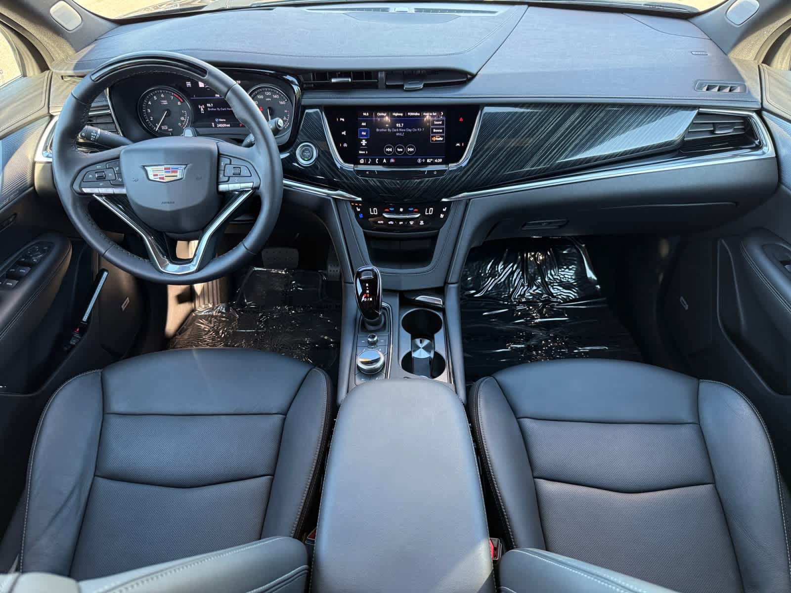 Used 2023 Cadillac XT6 Premium Luxury w/ Technology Package AWD/4WD image 13