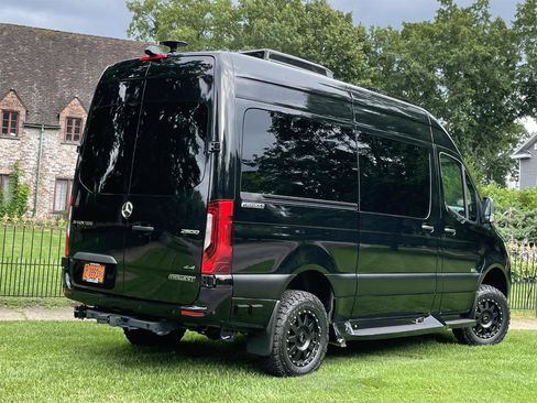 Used 2022 Mercedes-Benz Sprinter 2500 image 2
