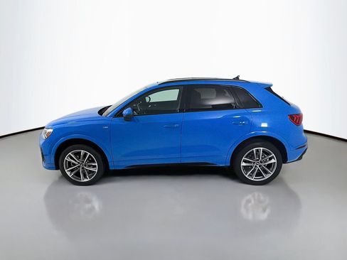 Used 2023 Audi Q3 2.0T Premium w/ Black Optic Sport Package AWD/4WD image 4