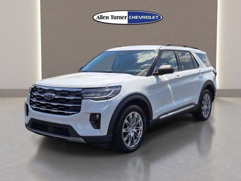 Used 2025 Ford Explorer Active w/ Active Comfort Package AWD/4WD image 3