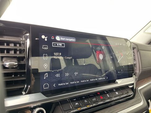 Used 2025 GMC Sierra 1500 SLT image 13