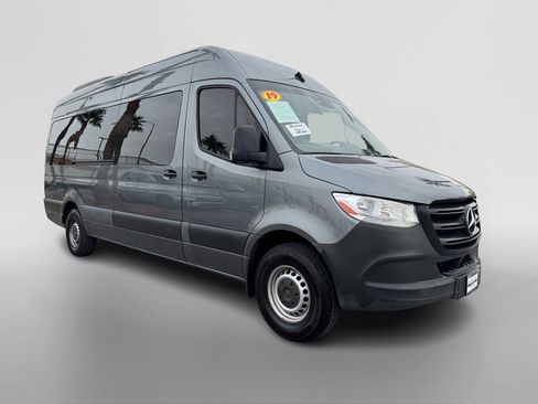 Used 2019 Mercedes-Benz Sprinter 2500 image 7