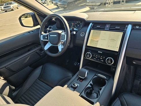 Used 2025 Land Rover Discovery S AWD/4WD image 11