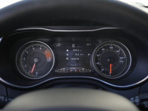 Used 2019 Jeep Cherokee Trailhawk w/ Cold Weather Group image 46