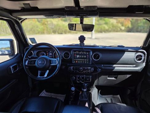 Used 2018 Jeep Wrangler Unlimited Sahara w/ Quick Order Package 24M Moab image 20