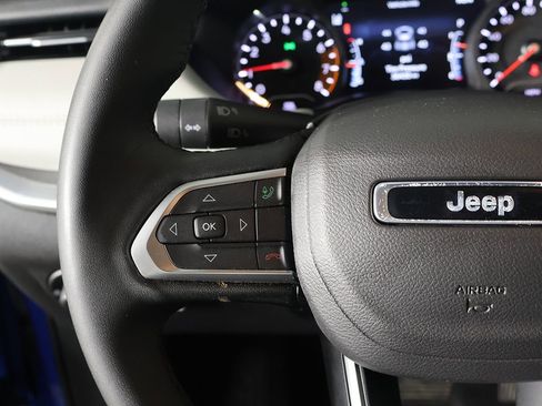 Used 2025 Jeep Compass Limited AWD/4WD image 39