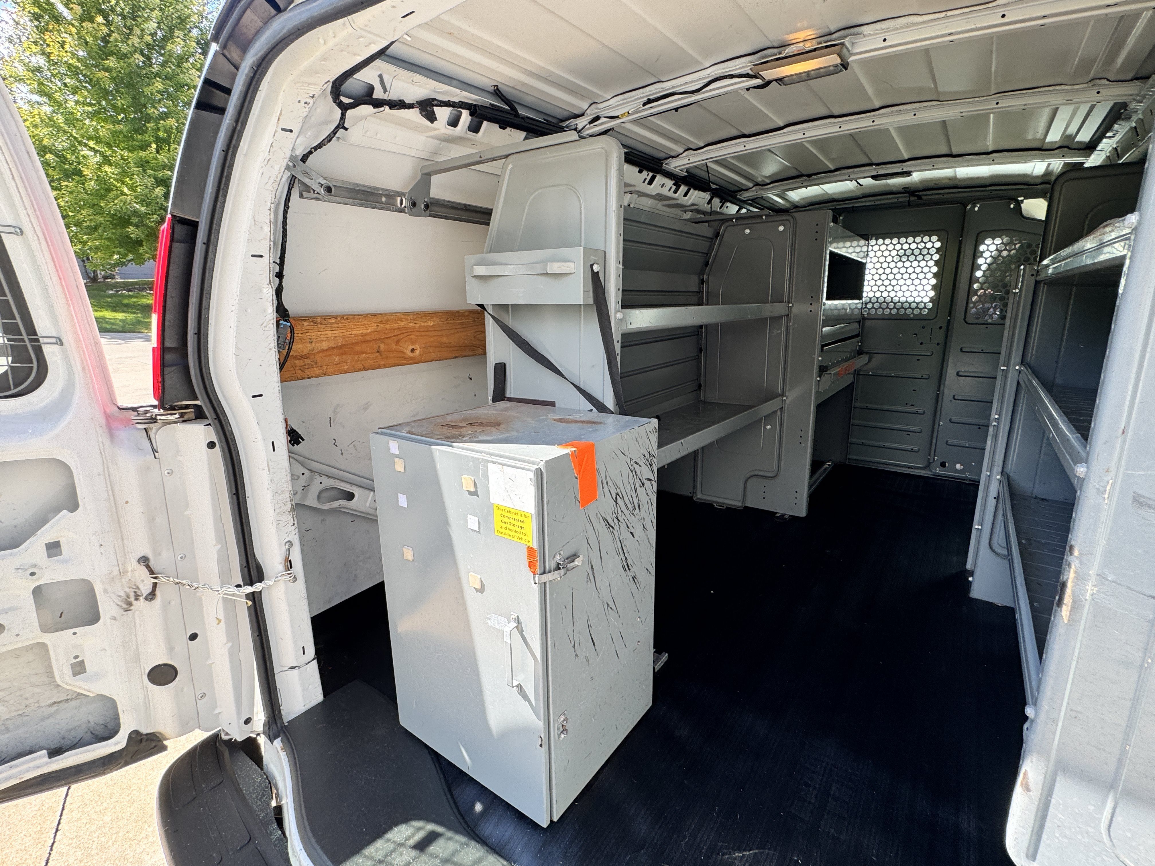 Used 2014 Chevrolet Express 2500 RWD image 26
