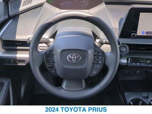 Used 2024 Toyota Prius LE FWD image 15