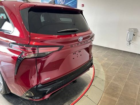 Used 2023 Toyota Sienna XSE w/ XSE Plus Package AWD/4WD image 6
