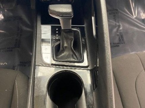 Used 2021 Hyundai Elantra Blue FWD image 18