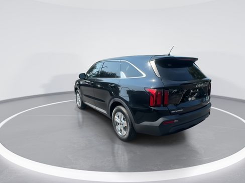 Used 2023 Kia Sorento LX FWD image 7