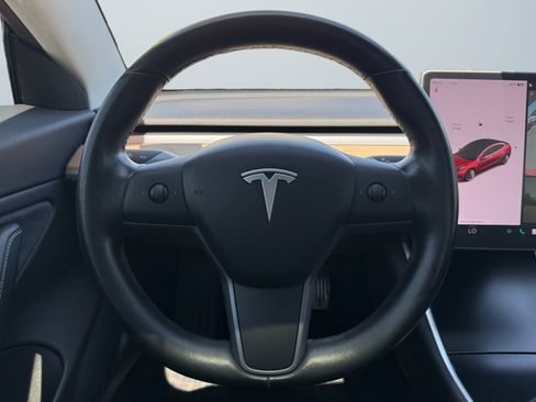 Used 2018 Tesla Model 3 Mid Range RWD image 11