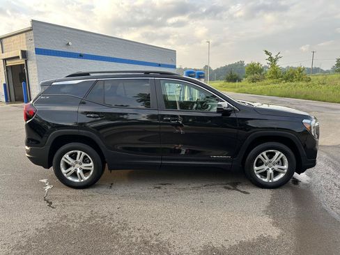 Used 2024 GMC Terrain SLE w/ Driver Convenience Package AWD/4WD image 8