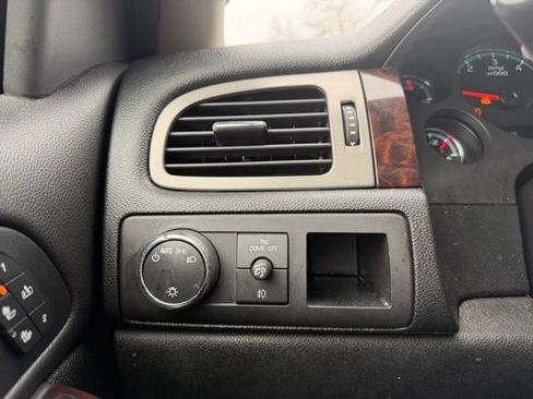 Used 2014 GMC Yukon XL Denali image 18