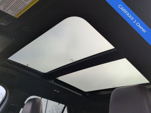 Used 2024 Ford Explorer Platinum w/ Technology Package image 23