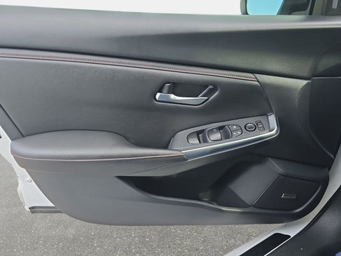 Certified 2025 Nissan Sentra SR w/ SR Premium Package FWD image 25