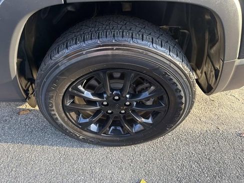 Used 2023 Jeep Cherokee Altitude Lux image 14