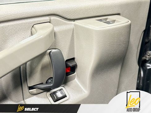 Used 2019 Chevrolet Express 2500 w/ Driver Convenience Package RWD image 20