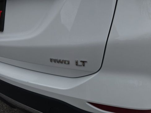 Used 2023 Chevrolet Equinox LT image 11