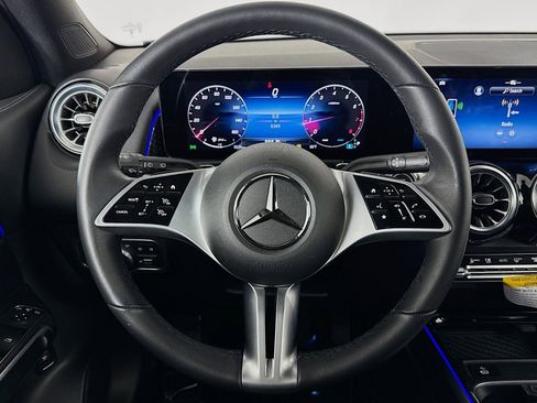 Certified 2025 Mercedes-Benz GLB 250 image 18