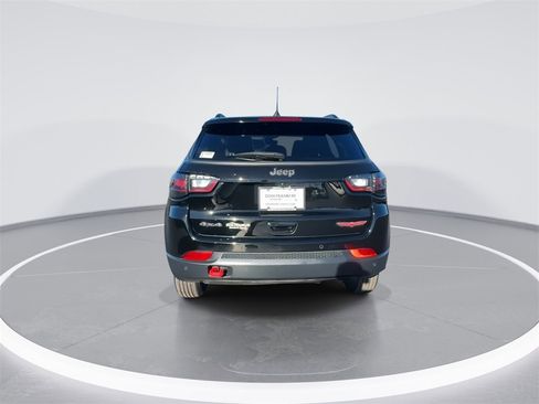 Used 2022 Jeep Compass Trailhawk w/ Trailhawk Elite Group image 7